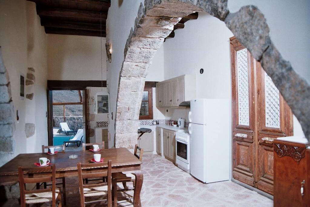 Traditional Villa With Pool In Sfakia Imbros Exterior photo